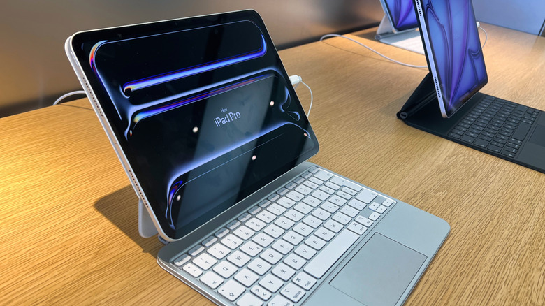 iPad Pro with Magic Keyboard on desk - How To Turn Your iPad Into A MacBook Replacement