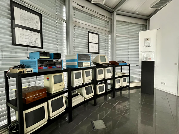 vintage Apple products collection - A Retro Computer Collectors Dream: Interview With Vintage Apple ...